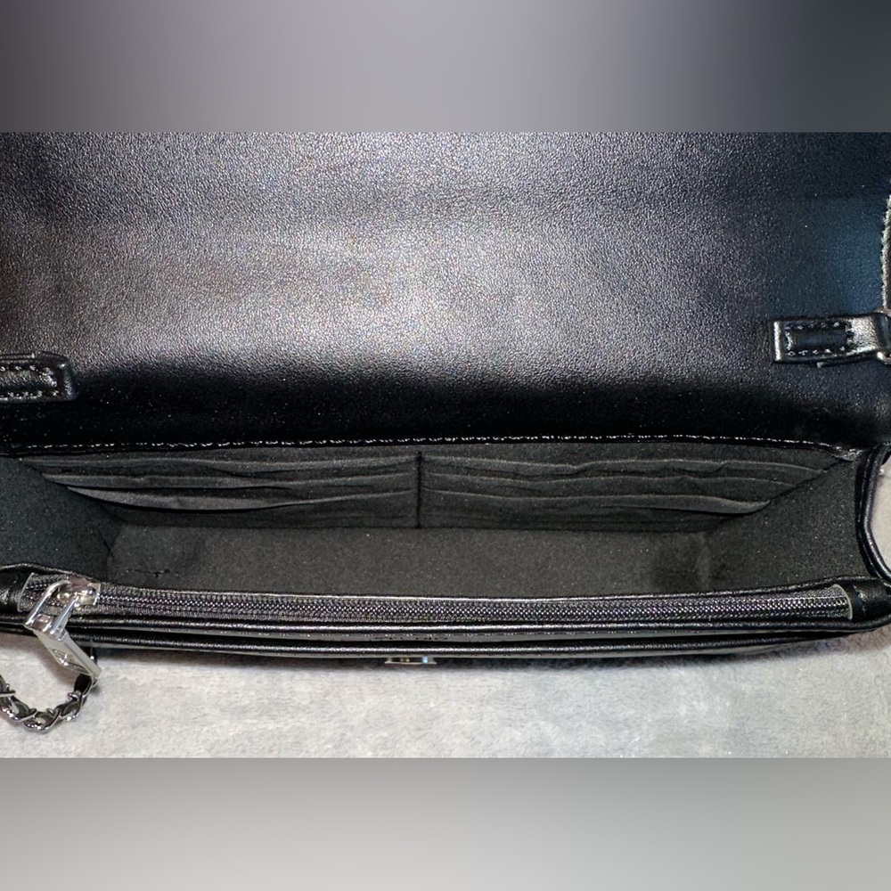 BADGLEY MISCHKA V Quilting Crossbody w/Logo Tessel-Black (NWT) - Picture 6 of 9